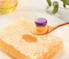 Увлажняющий бальзам для губ с черникой Frudia Blueberry Hydrating Honey Lip Balm